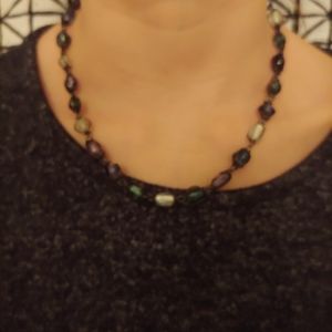 Short beaded necklace